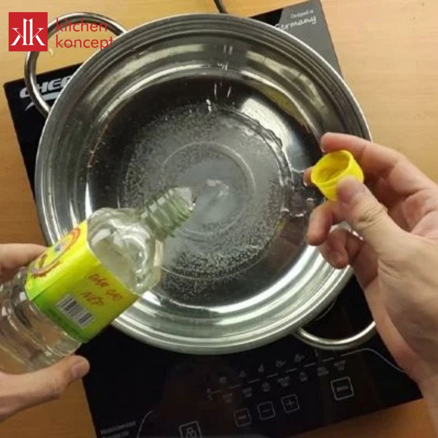 Làm sạch vết ố vàng bằng dầu thực vật