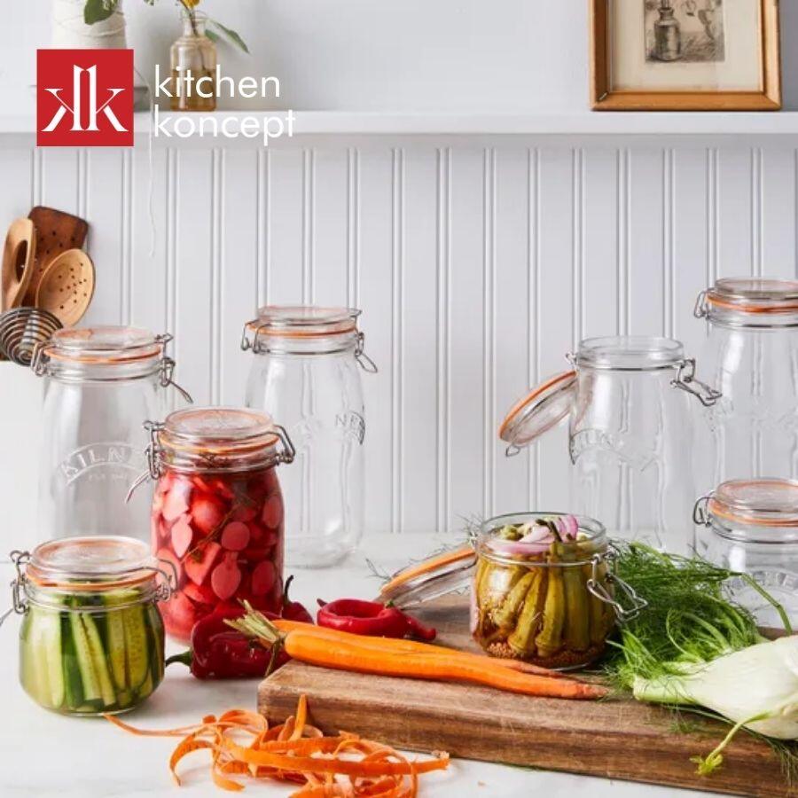 Hũ thủy tinh hình trụ giúp tiết kiệm không gian bếp