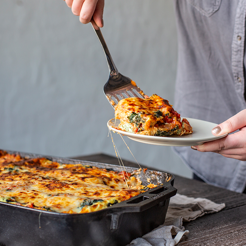 Khay gang Fish Pan phù hợp để nấu nhiều món ăn