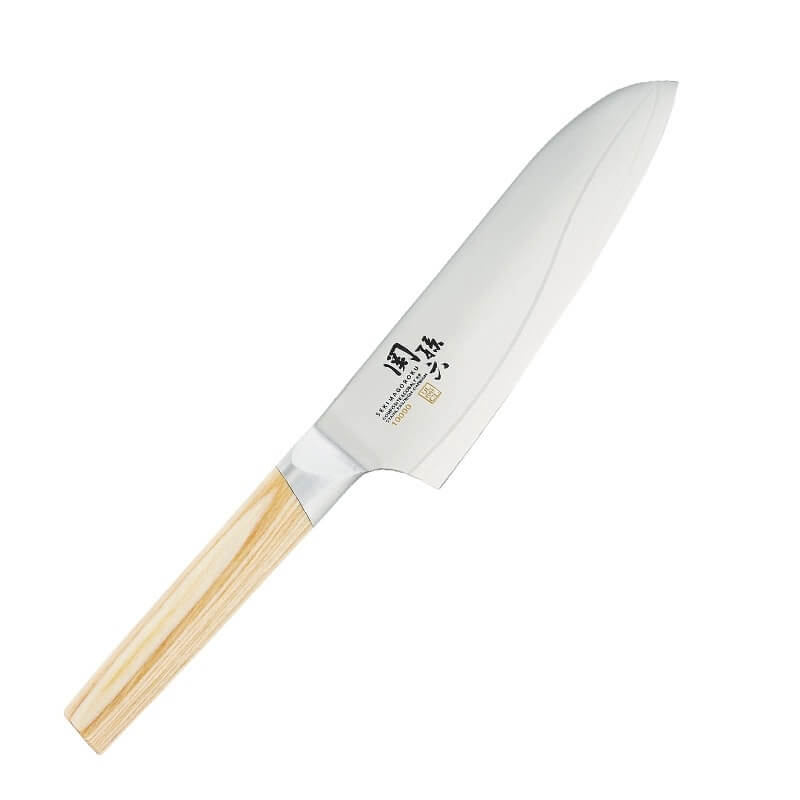 Dao Santoku Seki Magoroku 1000CL có độ sắc bén rất cao. 