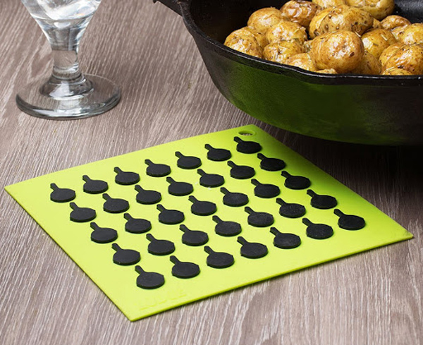 Lót nồi đa năng Lodge bảo vệ đôi tay bạn khi nấu nướng