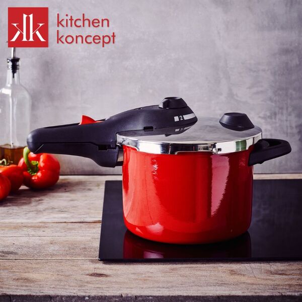 Lắp lại bộ phận của nồi để cất giữ