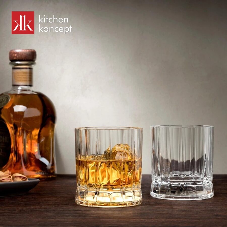 Ly Rocks dùng để uống rượu mạnh pha với đá