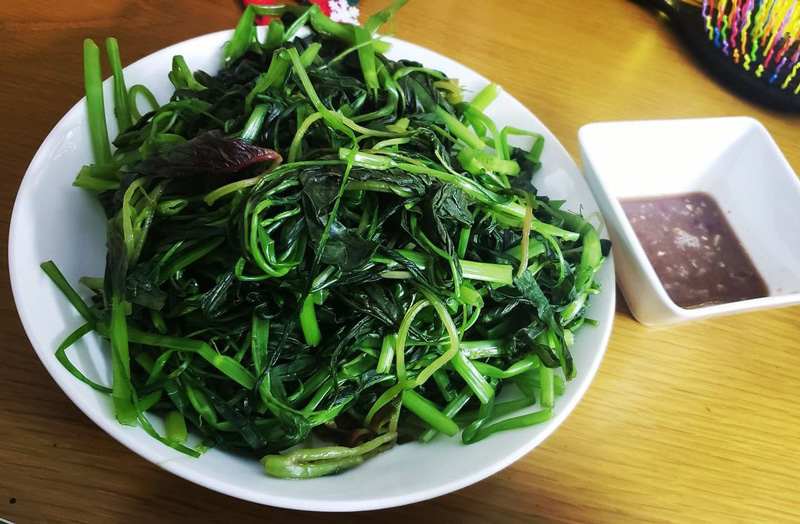 Mẹo luộc rau ra màu xanh tươi