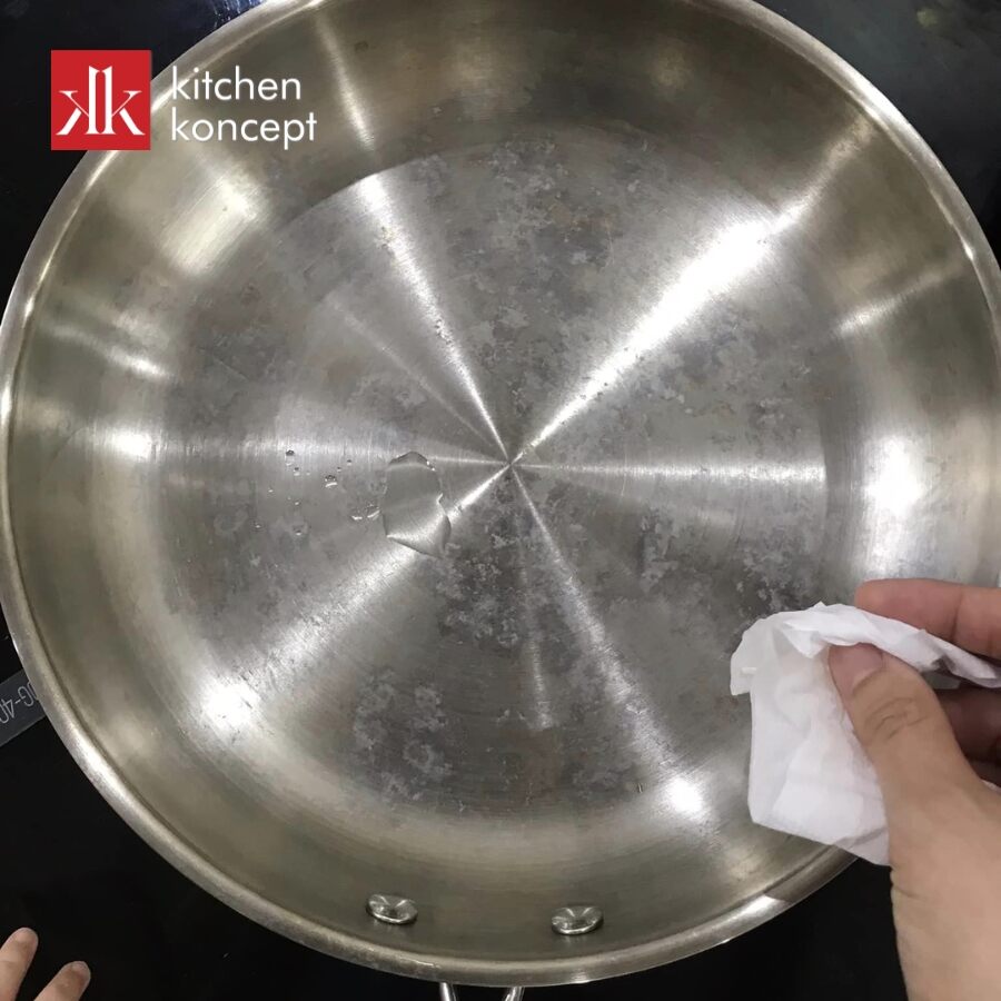 Tôi chảo inox là gì