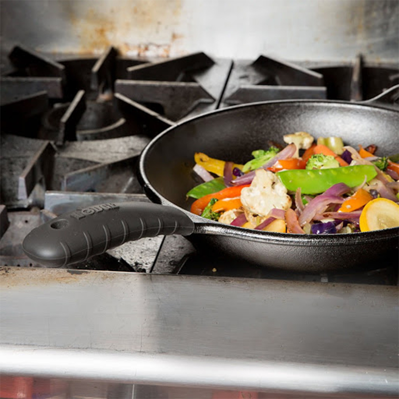 Tay cầm với chất liệu cao cấp giúp bảo vệ đôi tay của bạn