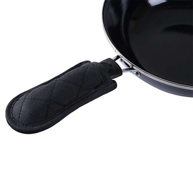 Bao tay Lodge được lót bông dày dặn mang lại cảm giác thoải mái khi nấu nướng