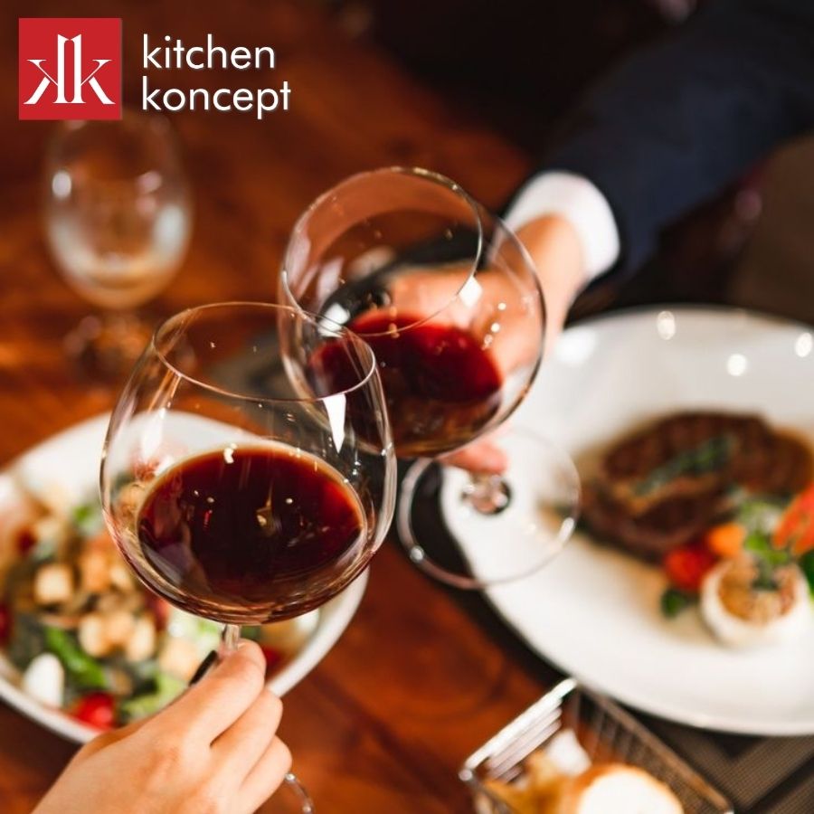 Uống rượu vang trong bữa ăn giúp kích thích vị giác