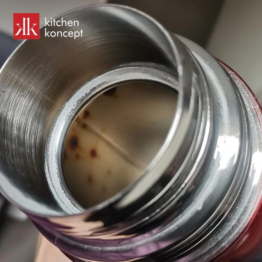 Xuất hiện vết rỉ sét trong lòng bình