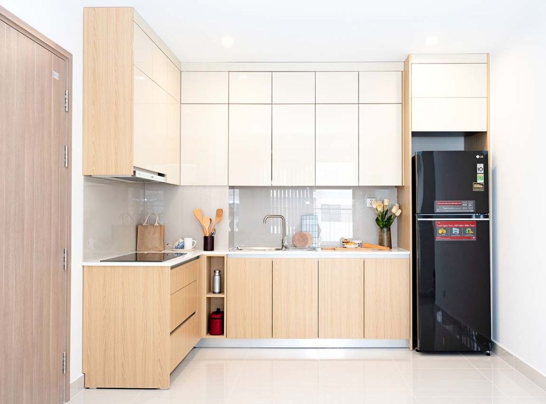 tủ bếp làm từ ván ép