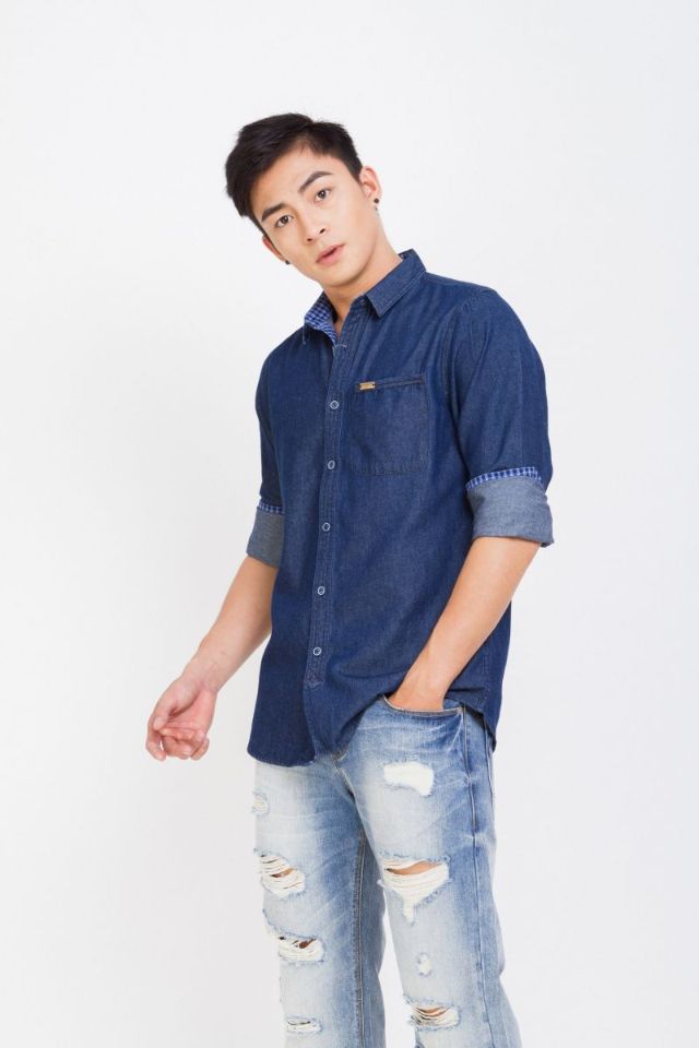 Áo bò dáng cơ bản mix cùng quần jeans