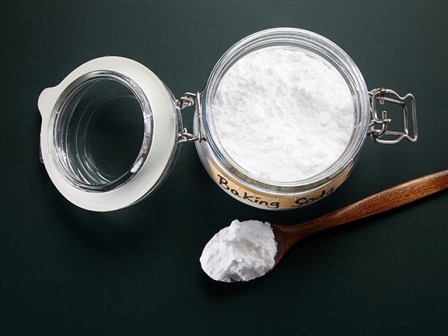 Tẩy trắng áo bằng baking soda