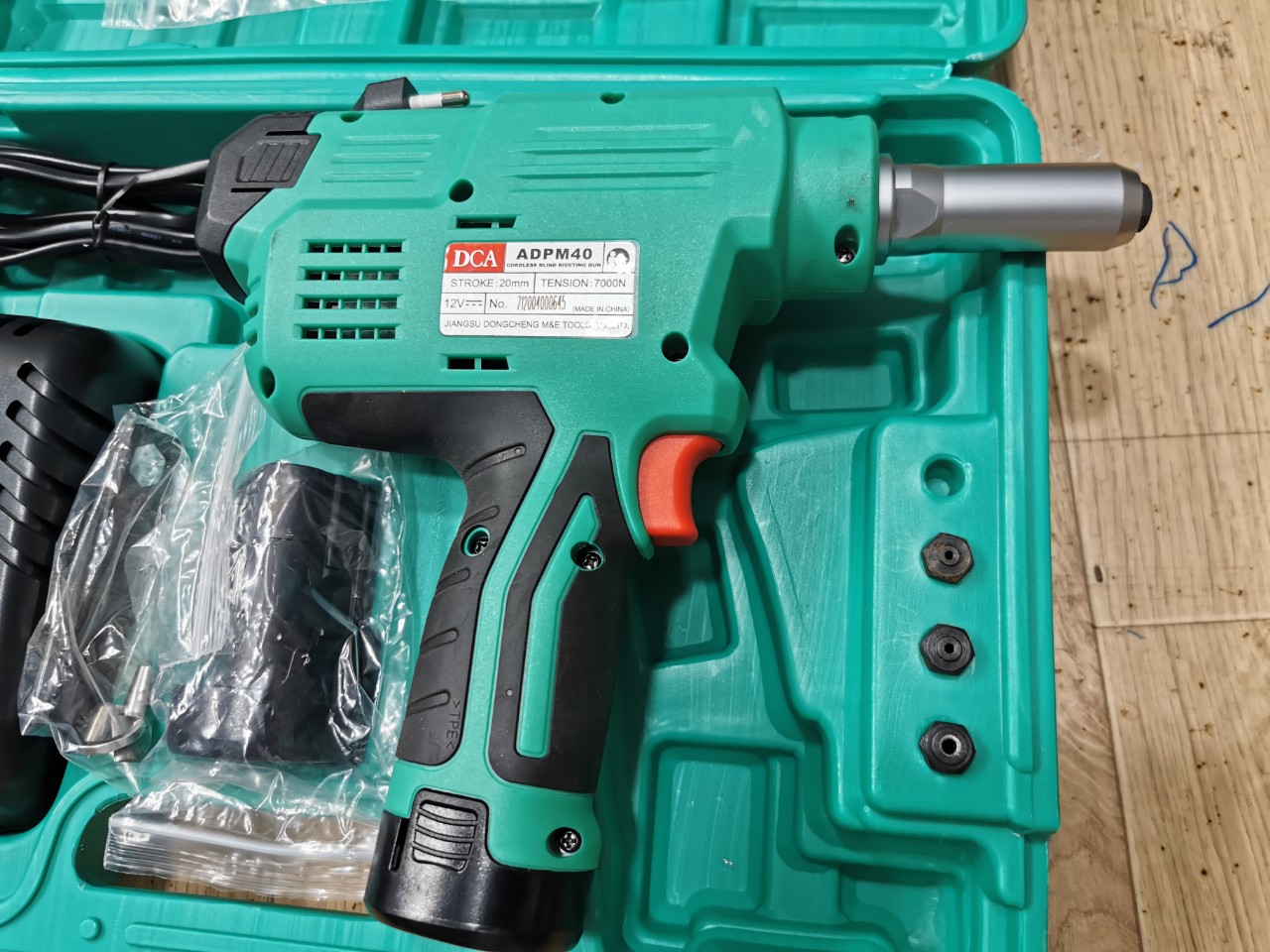 Thân máy rút đinh River 12V DCA ADPM50Z