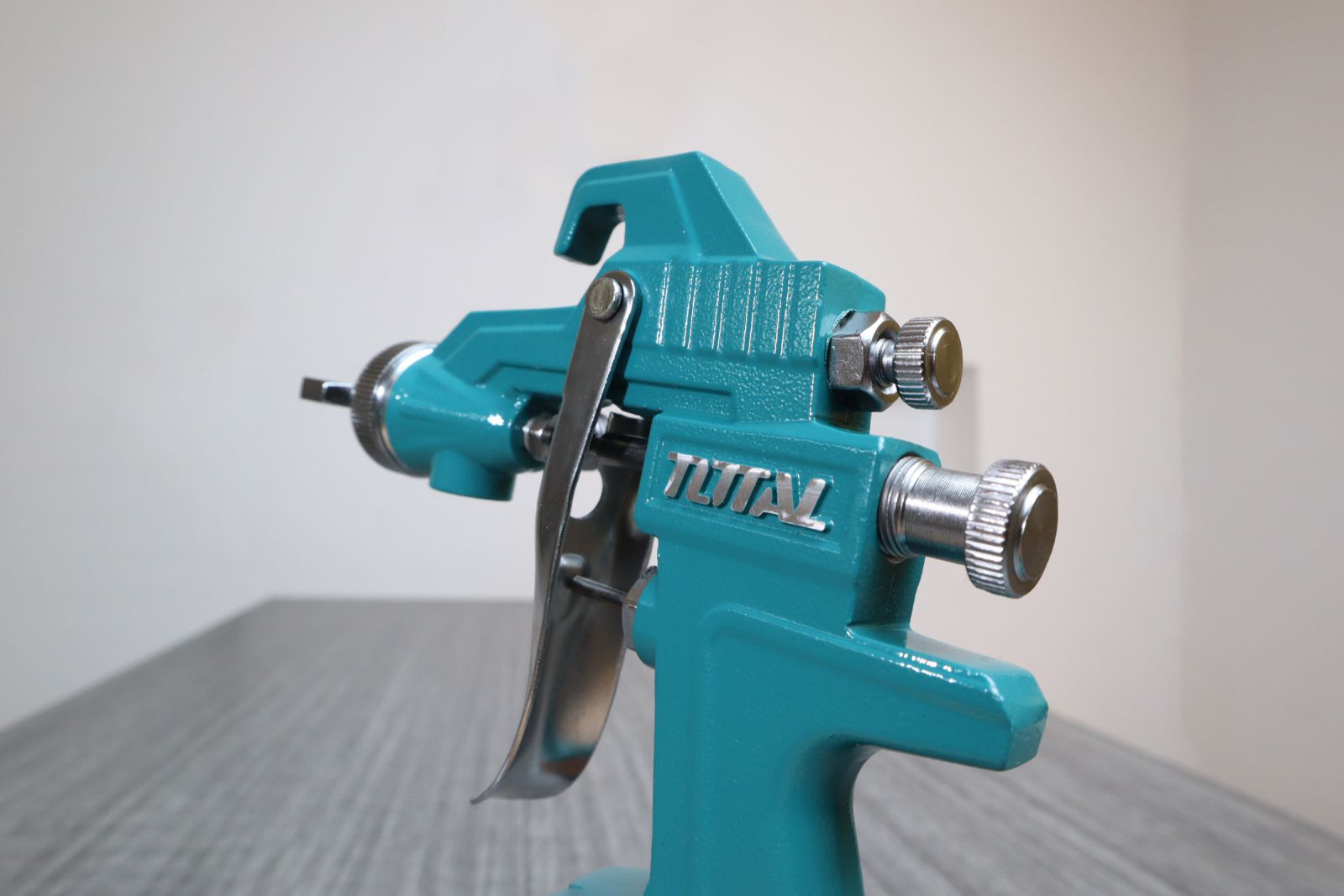 Súng phun sơn 400cc TOTAL TAT10402