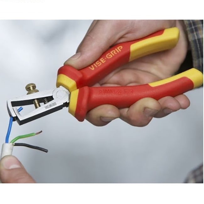 Kìm tuốt dây cách điện 6" TOTAL THTIP2661