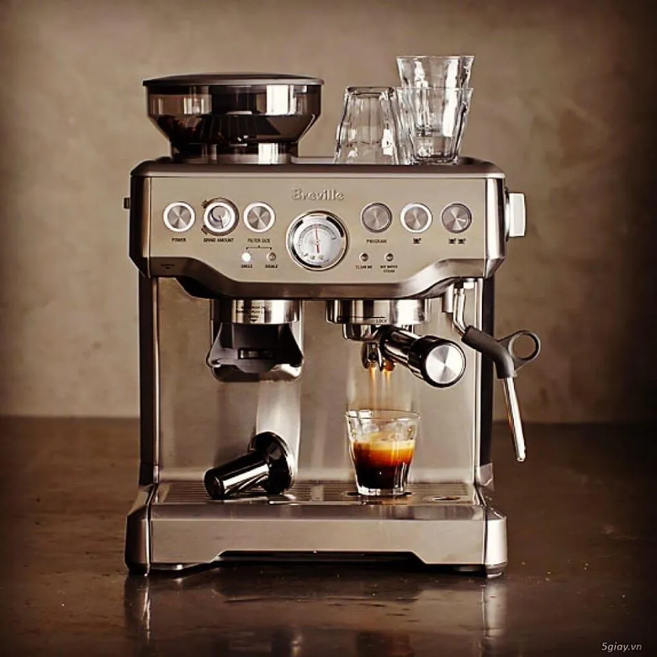 Vì sao máy pha cà phê espresso luôn là lựa chọn của dân sành cà phê