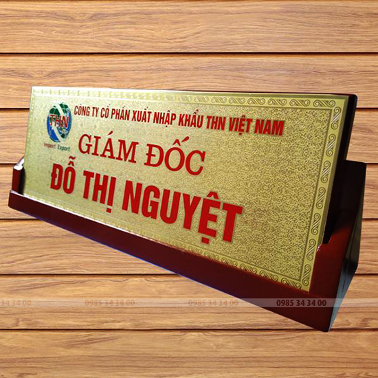 biển chức danh rút mặt chữ A