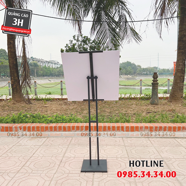 gia treo tranh chu h