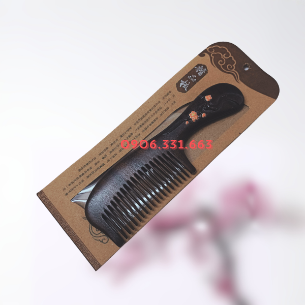 Lược gỗ đàn hương hoa đào