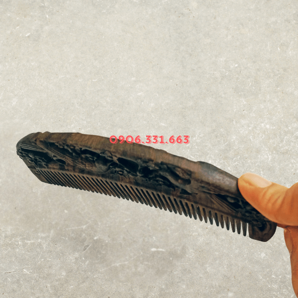 Lược gỗ đàn hương khắc đôi chim uyên ương