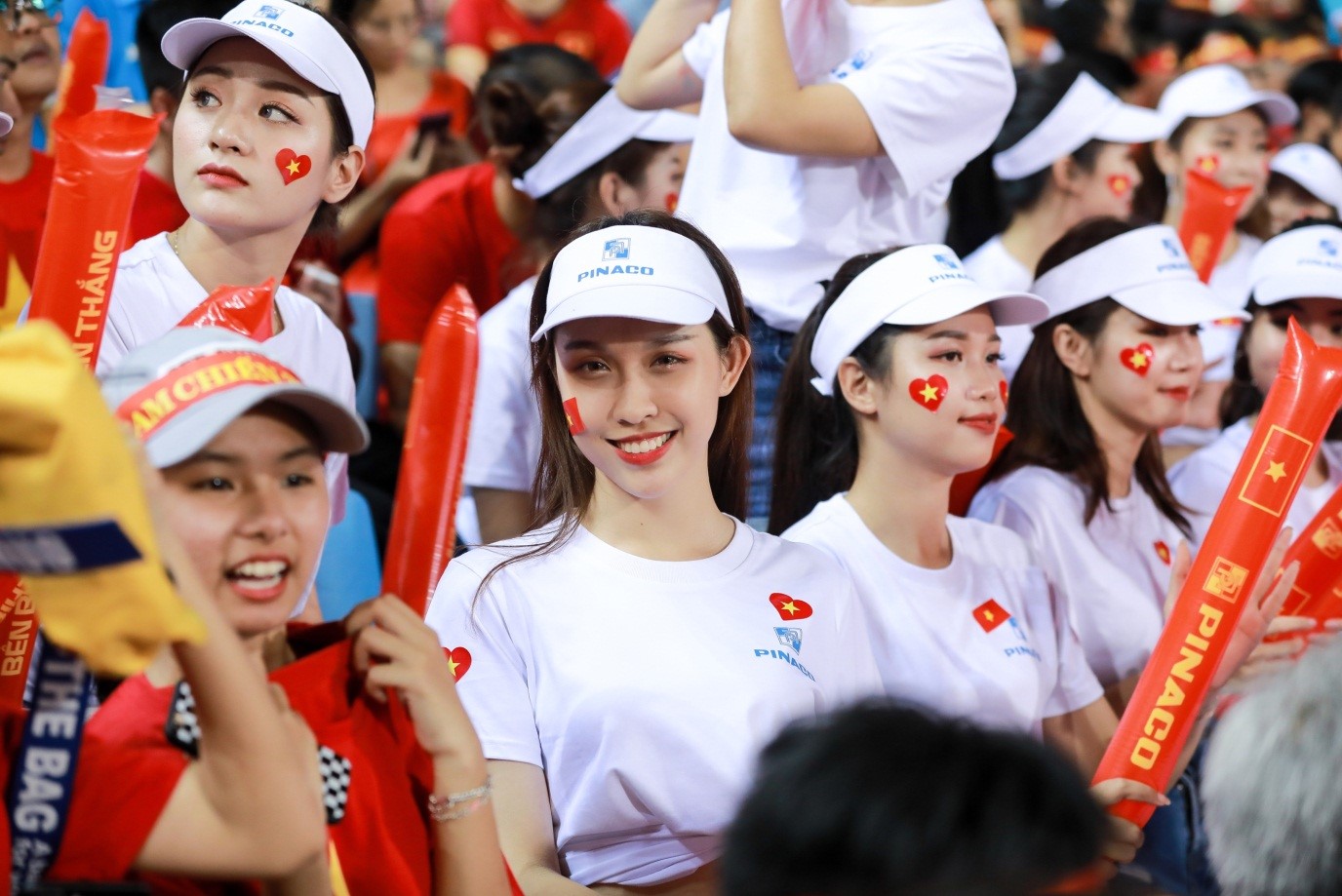 bóng đập cổ vũ nhựa PE dẻo