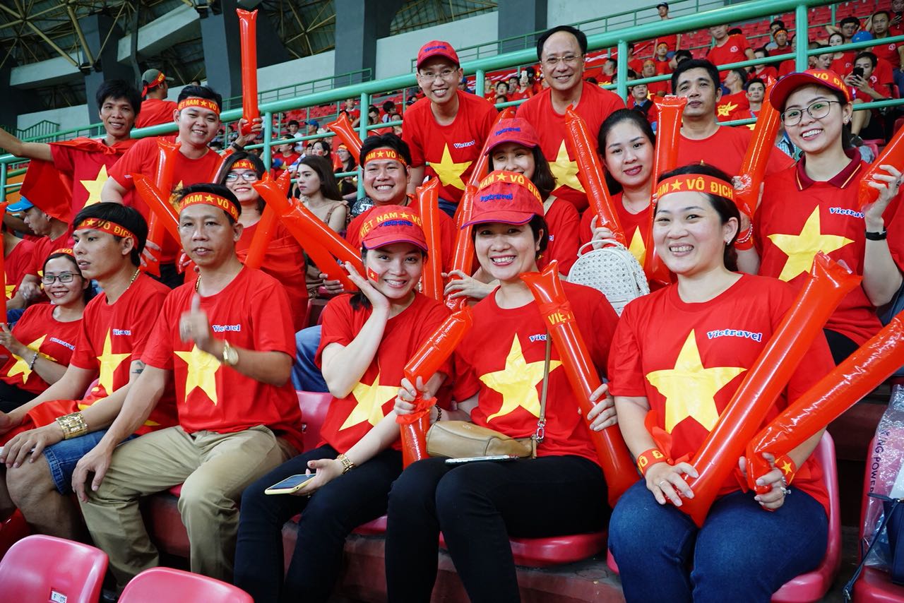bóng đập cổ vũ nhựa PE dẻo