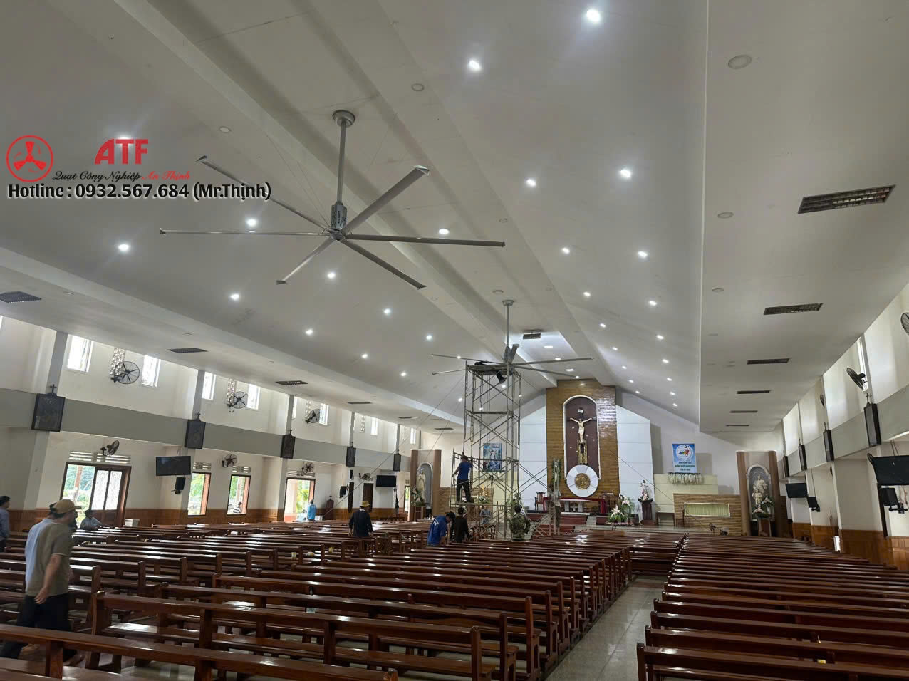 Quạt trần nhà thờ