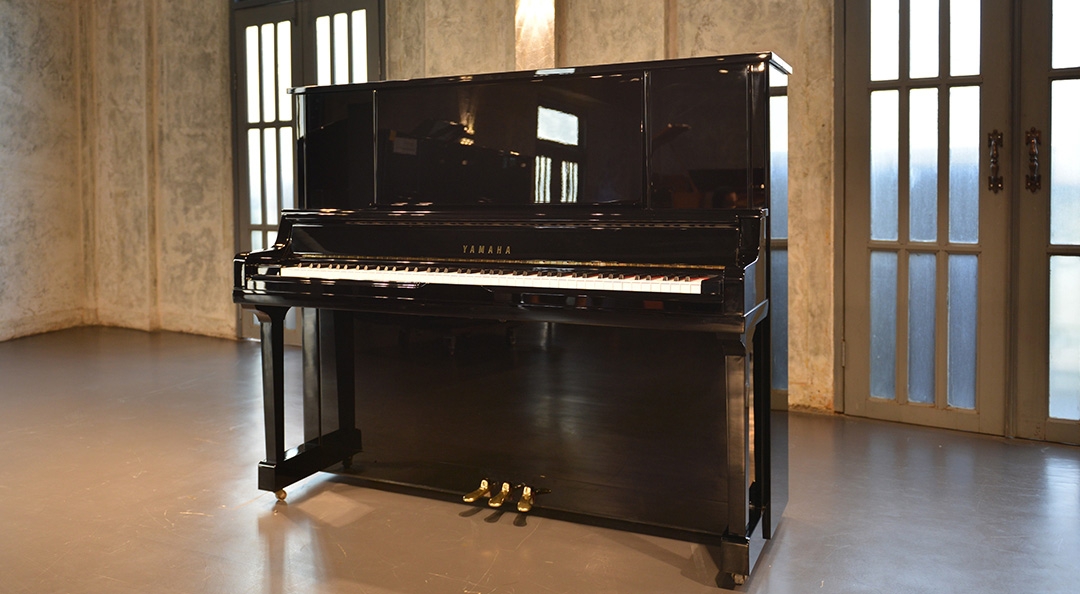 Piano cơ Yamaha UX1