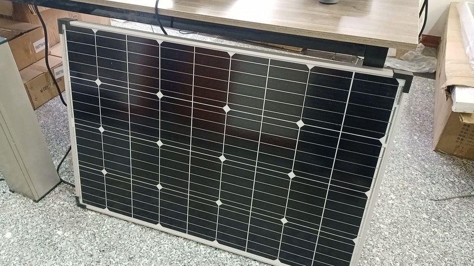 Đèn LED đường năng lượng mặt trời 100W Battery 80AH Panel 100 * 2 tấm