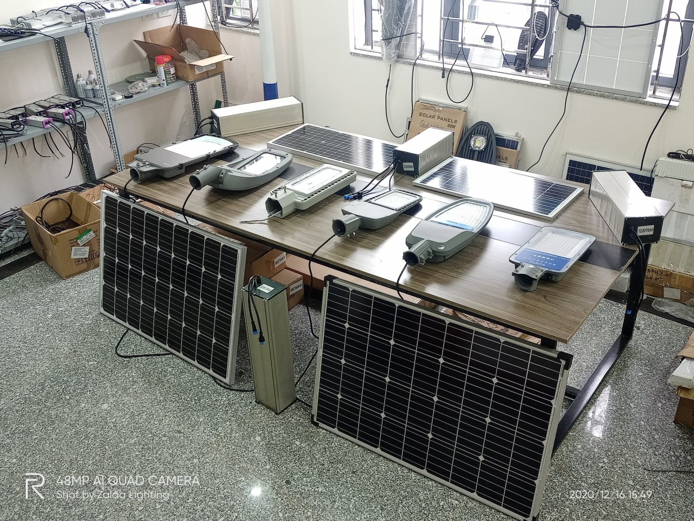 Đèn đường năng lượng mặt trời công suất 50-80W Battery 65AH Panel 150* 1 tấm