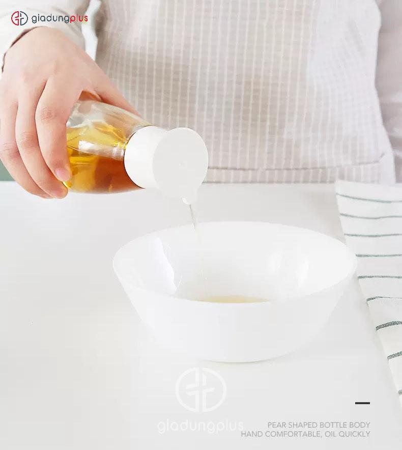 Lọ có kích thước vừa đủ cầm trên tay rất gọn gàng và tiện ích