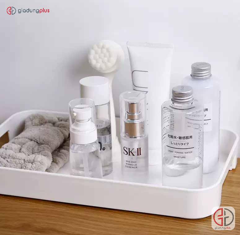 Sử dụng khay nhựa đa năng của Jianxia giúp đựng mỹ phẩm, đồ dùng phòng ngủ gọn gàng