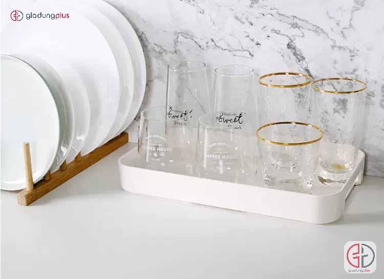 Sử dụng khay nhựa đa năng của Jianxia làm khay đựng ly nước