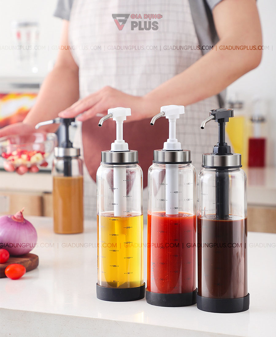 Chai thuỷ tinh đựng nước sốt, tương ớt có vòi nhấn thông minh Kuake | Thiết kế tiện lợi và bắt mắt, giúp bếp trở nên gọn gàng và sang trọng hơn