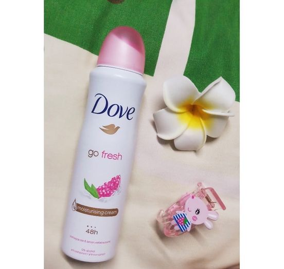 Xịt Khử Mùi Dove Go Fresh Pomegranate Lemon Verbena 150ml