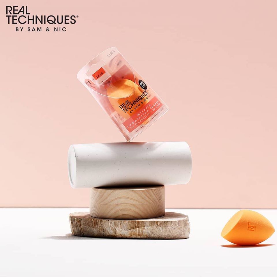 Mút tán kem nền Real Techniques Miracle Complexion Sponge
