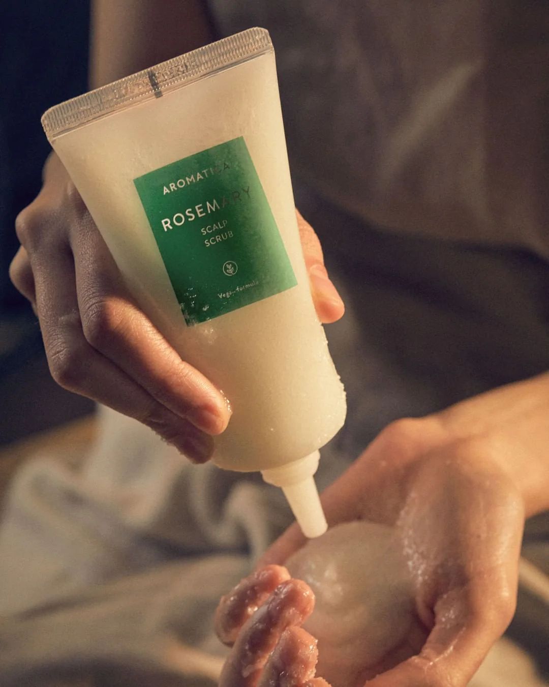 Tẩy Tế Bào Chết Da Đầu Aromatica Rosemary Scalp Scrub 165g