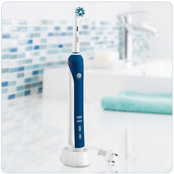 Bàn Chải Tự Động Oral-B Pro 2 2000S Cross Action (Người Lớn)