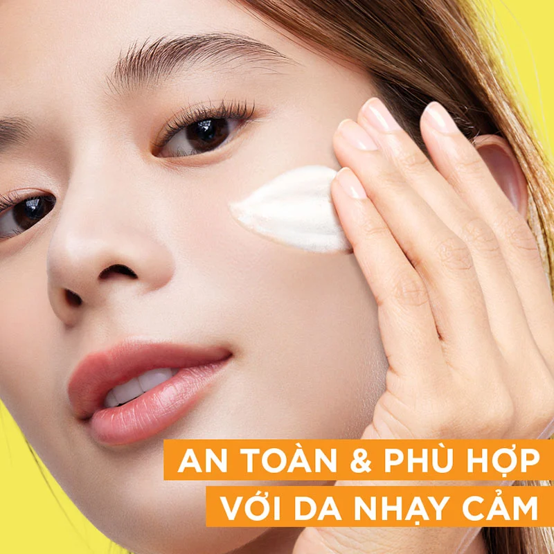 Gel Rửa Mặt Garnier Bright Complete Vitamin C Gel Wash 120ml