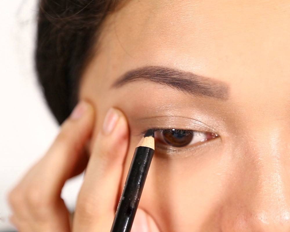 Chì Kẻ Mắt Catrice Kohl Kajal - 010 Ultra Black