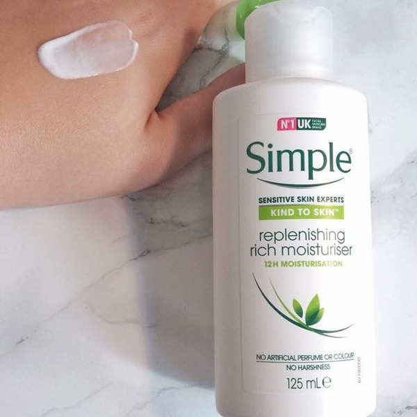 Dưỡng ẩm Simple Replenishing Rich 125ml