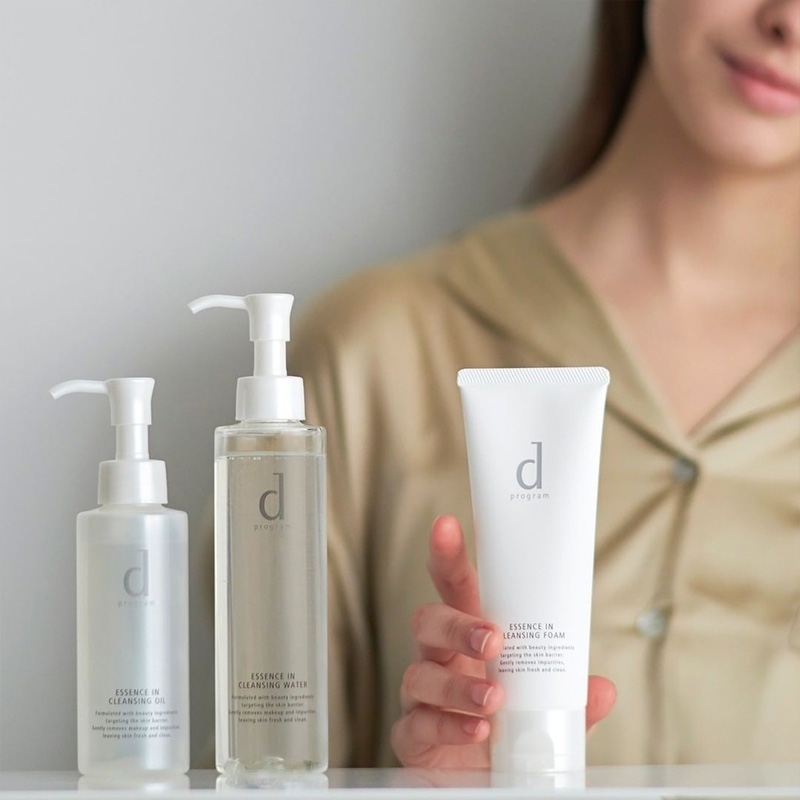 Sữa rửa mặt tạo bọt dưỡng da D Program Essence 120g