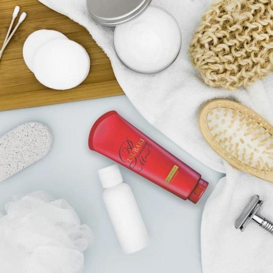 Kem Xả Dưỡng Tóc Bóng Mượt Tsubaki Premium Moist Treatment 180g