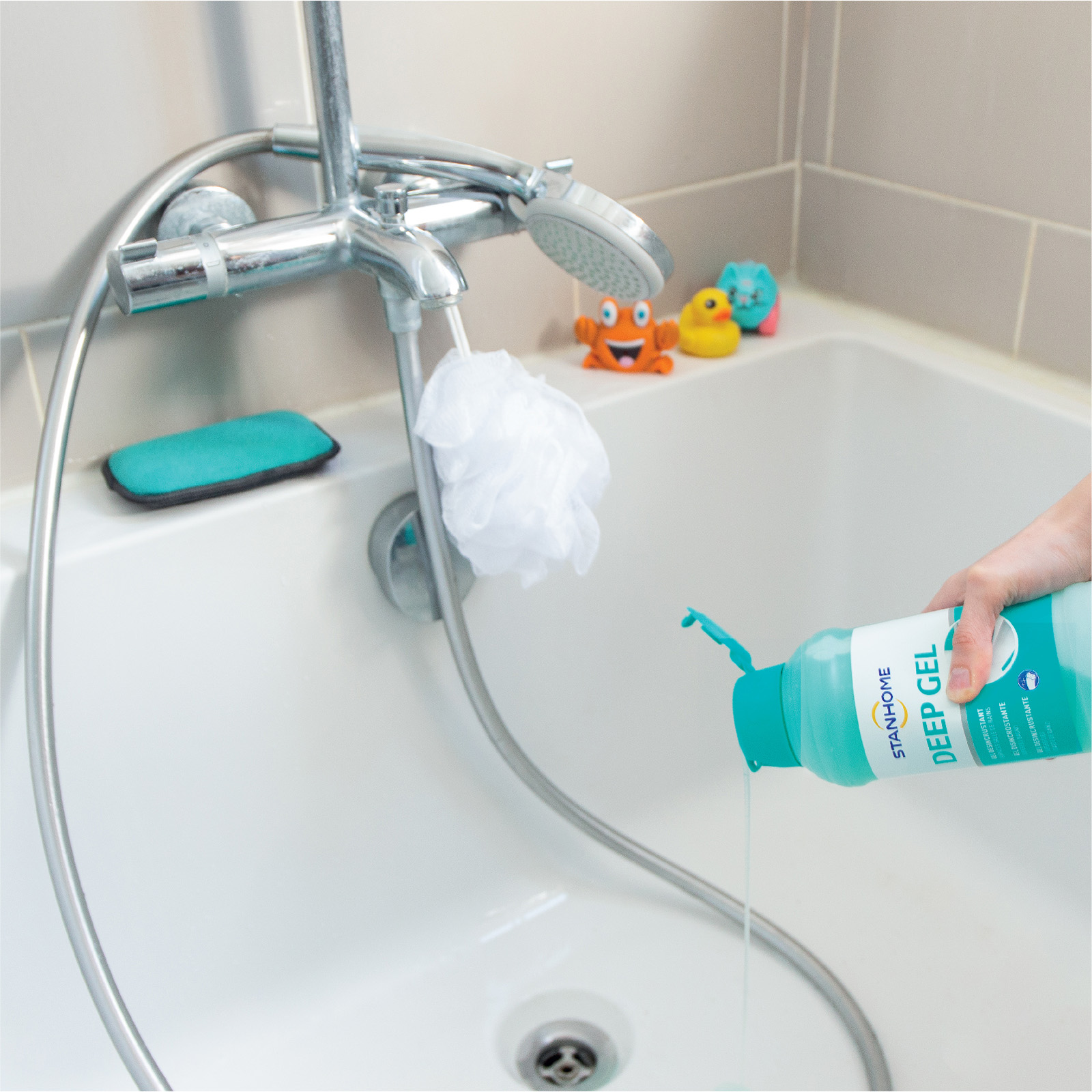 Deep Gel làm sạch bề mặt nhà tắm