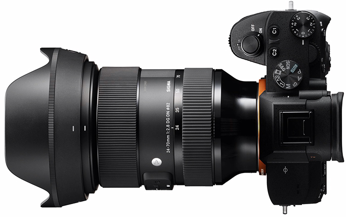 Máy ảnh Sony A7III có nhiều kết nối hỗ trợ