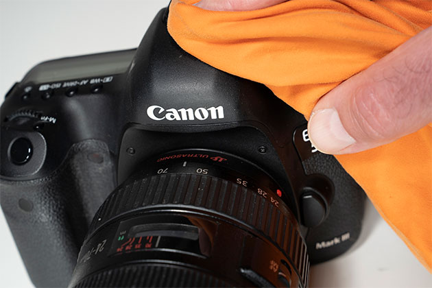 Vệ sinh máy ảnh DSLR