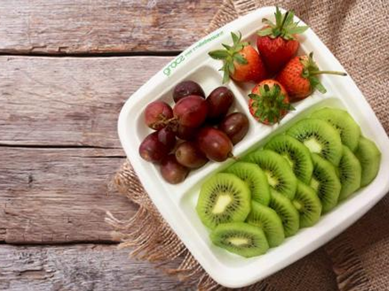 Hàng loạt siêu thị sử dụng hộp bã mía, túi ngô đựng thực phẩm