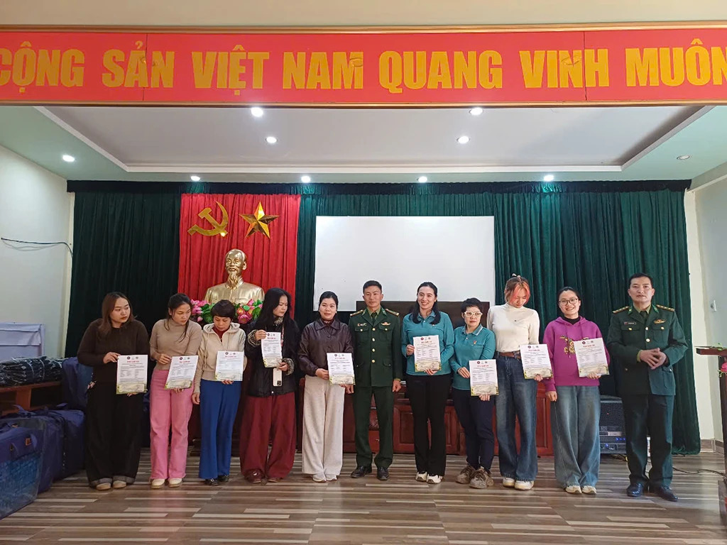 thiệp chúc mừng thiện nguyện