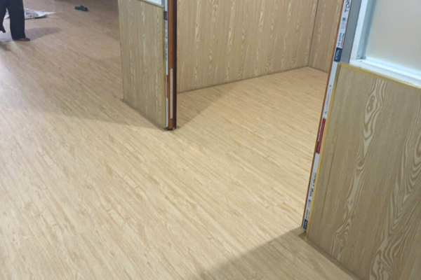 bao-gia-dich-vu-lam-san-nhua-san-go-cong-nghiep-gia-re