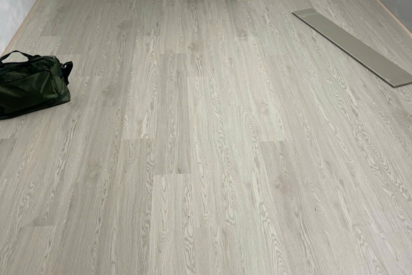 bao-gia-dich-vu-lam-san-nhua-san-go-cong-nghiep-gia-re